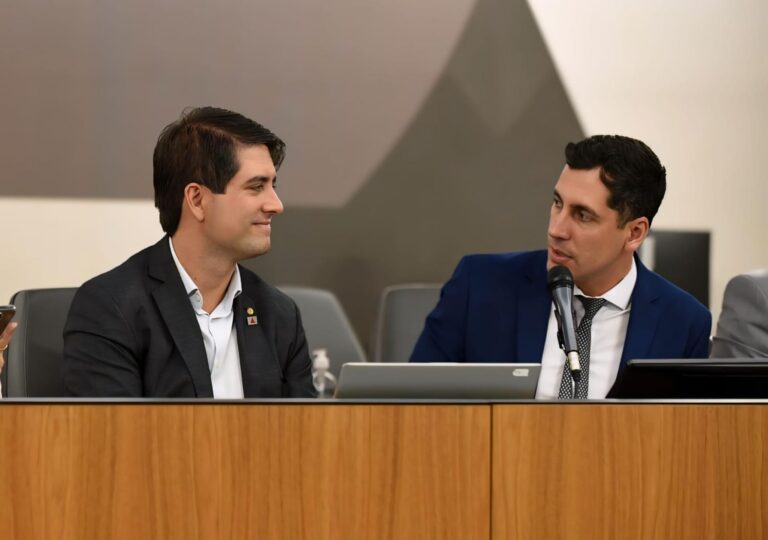 Deputado Lucas Lasmar lança Frente Parlamentar em Defesa das Secretarias Municipais de Saúde