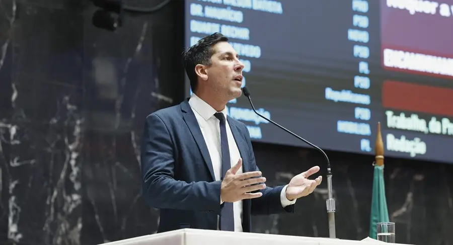 Lei de iniciativa do Deputado Lucas Lasmar vai economizar R$86 milhões/ano para os cofres estaduais