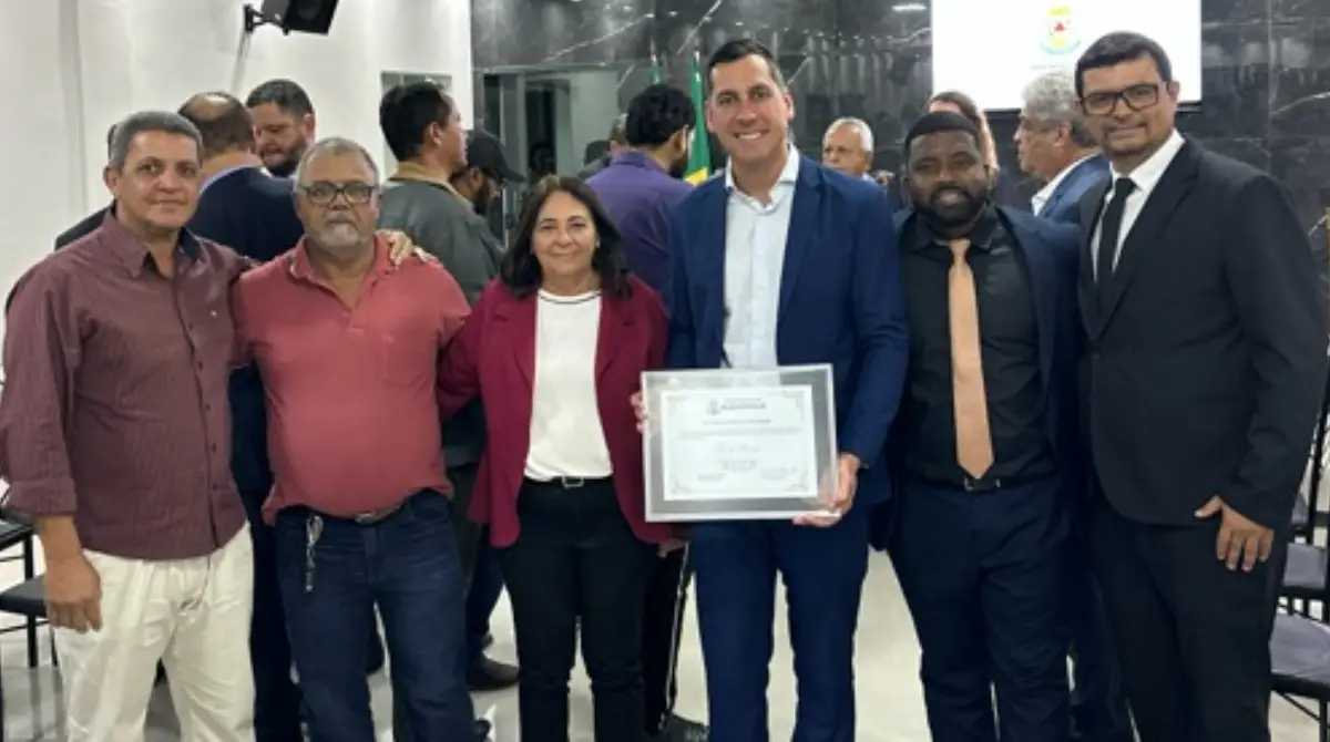 Cidadão de Buenópolis: Lucas Lasmar recebe título honorário em sessão solene