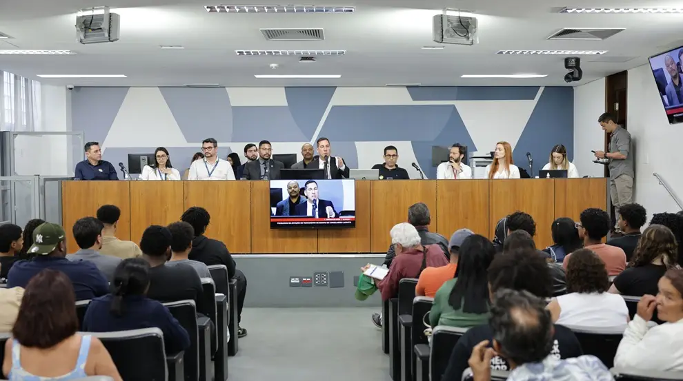Lucas Lasmar cobra solu&ccedil;&atilde;o definitiva para mau cheiro da ETE Bananeiras em audi&ecirc;ncia p&uacute;blica